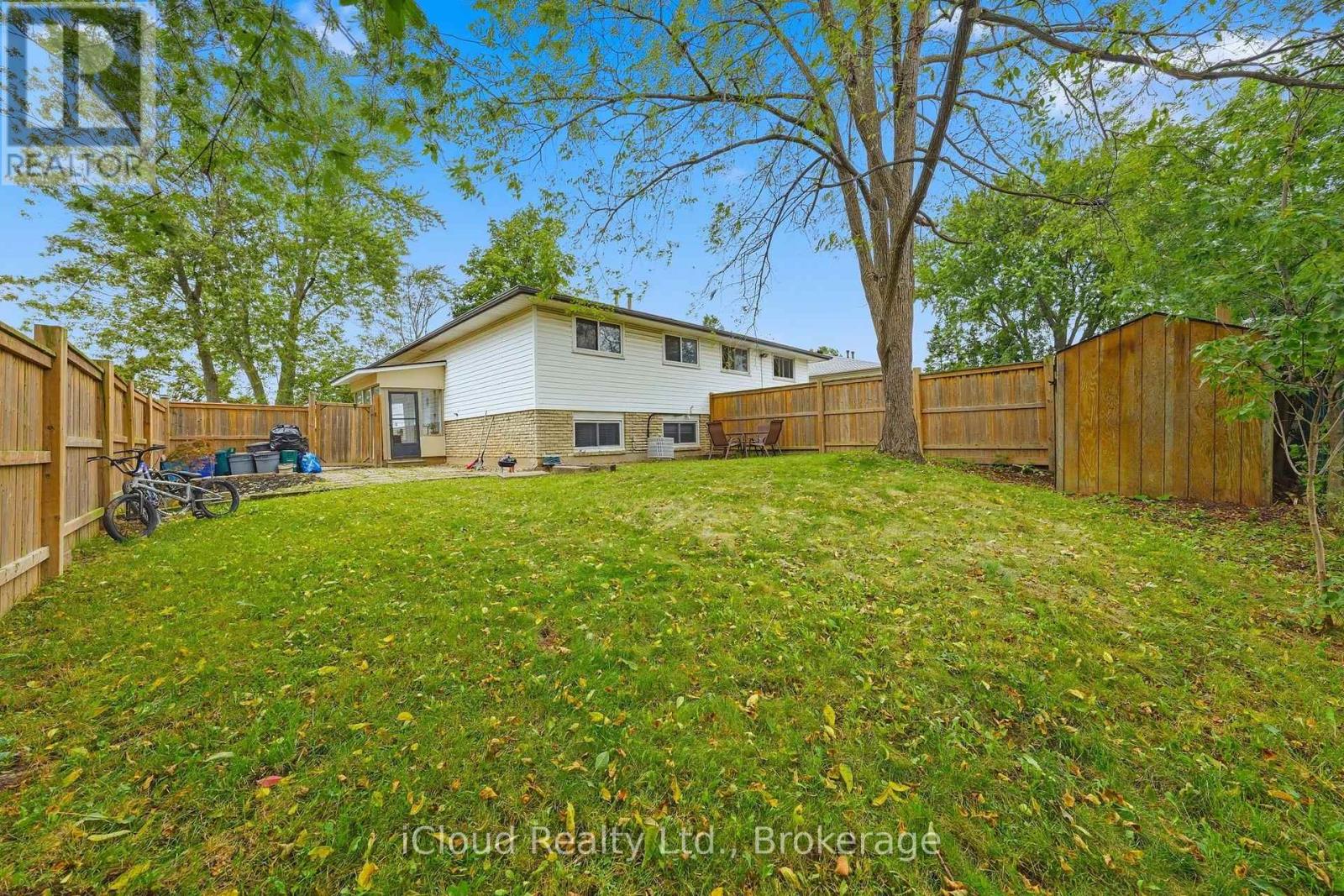 3 Manley Crescent Property Photo 34