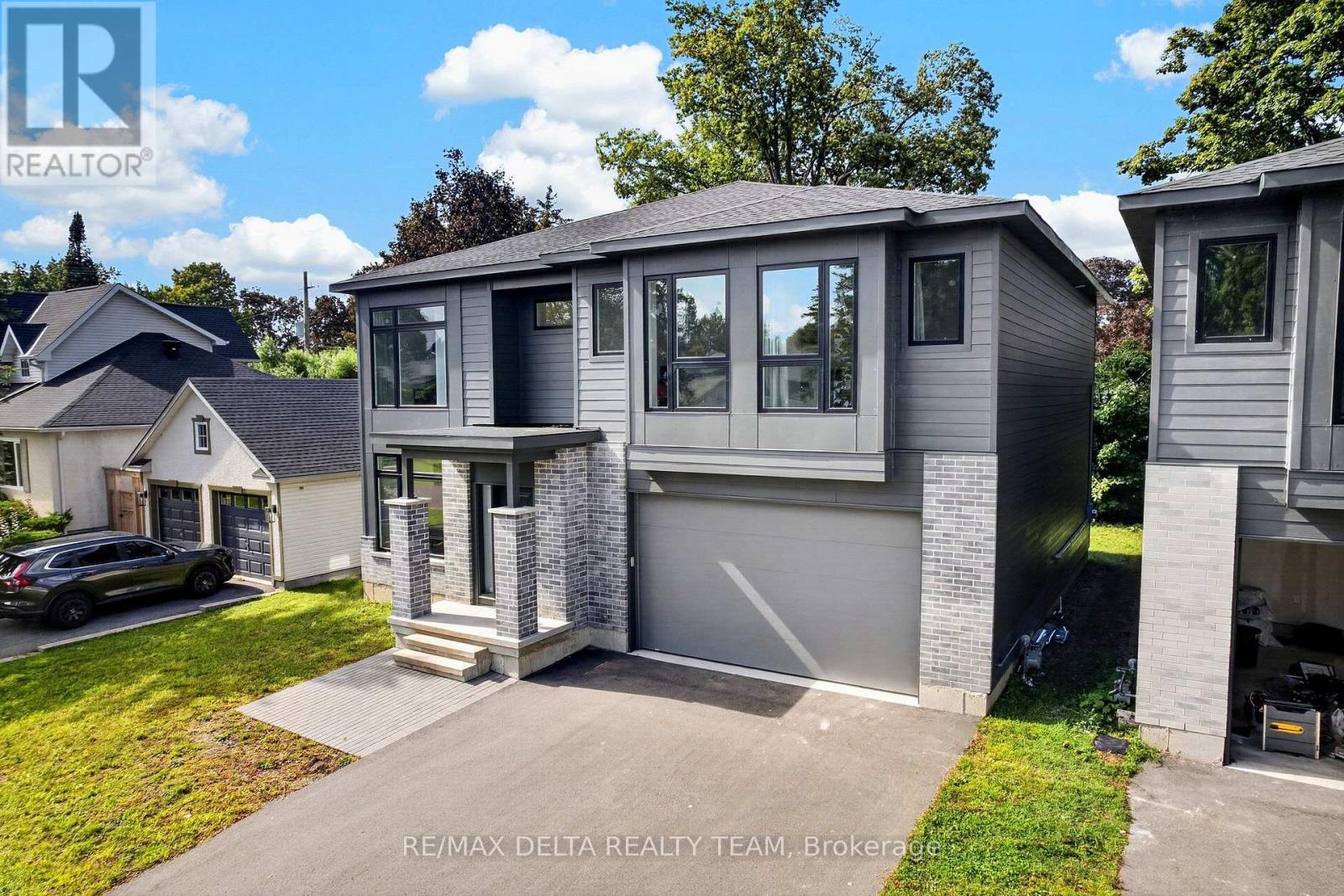 45 St Claire Avenue Property Photo 4