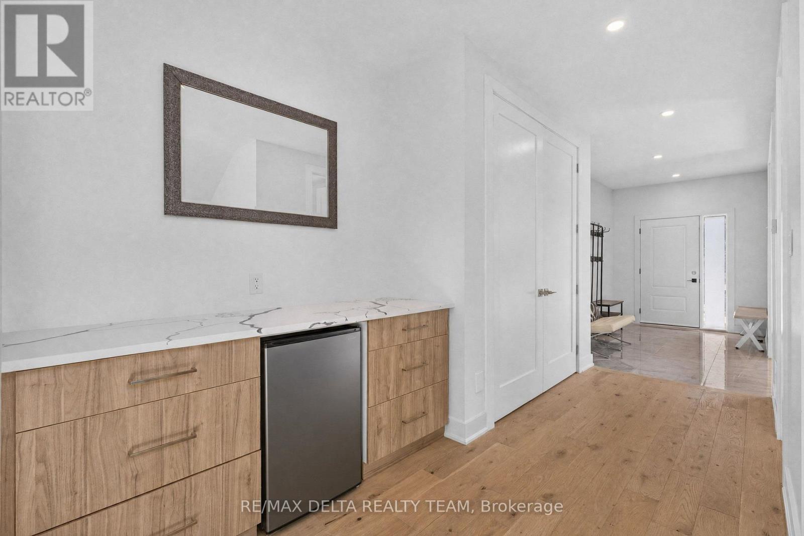 45 St Claire Avenue Property Photo 9