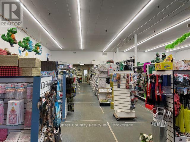 34 Whyte Avenue Property Photo 12