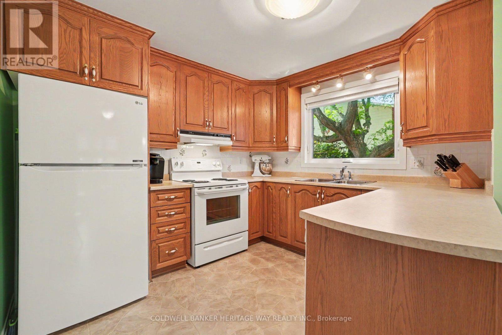 45 Shadetree Crescent Property Photo 16