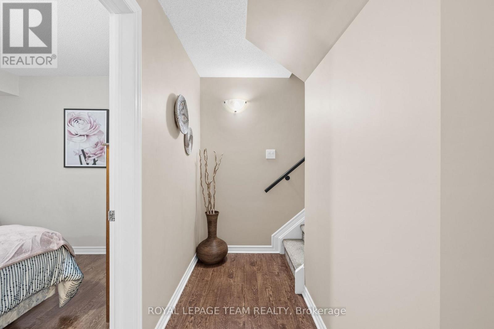 298 Pembina Private Property Photo 28