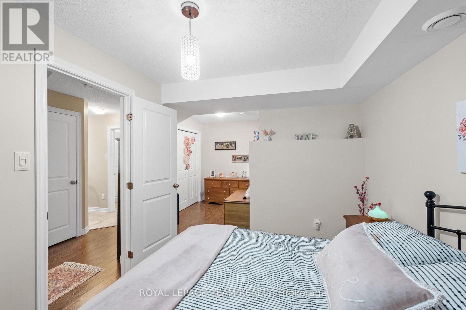 298 Pembina Private Property Photo 37