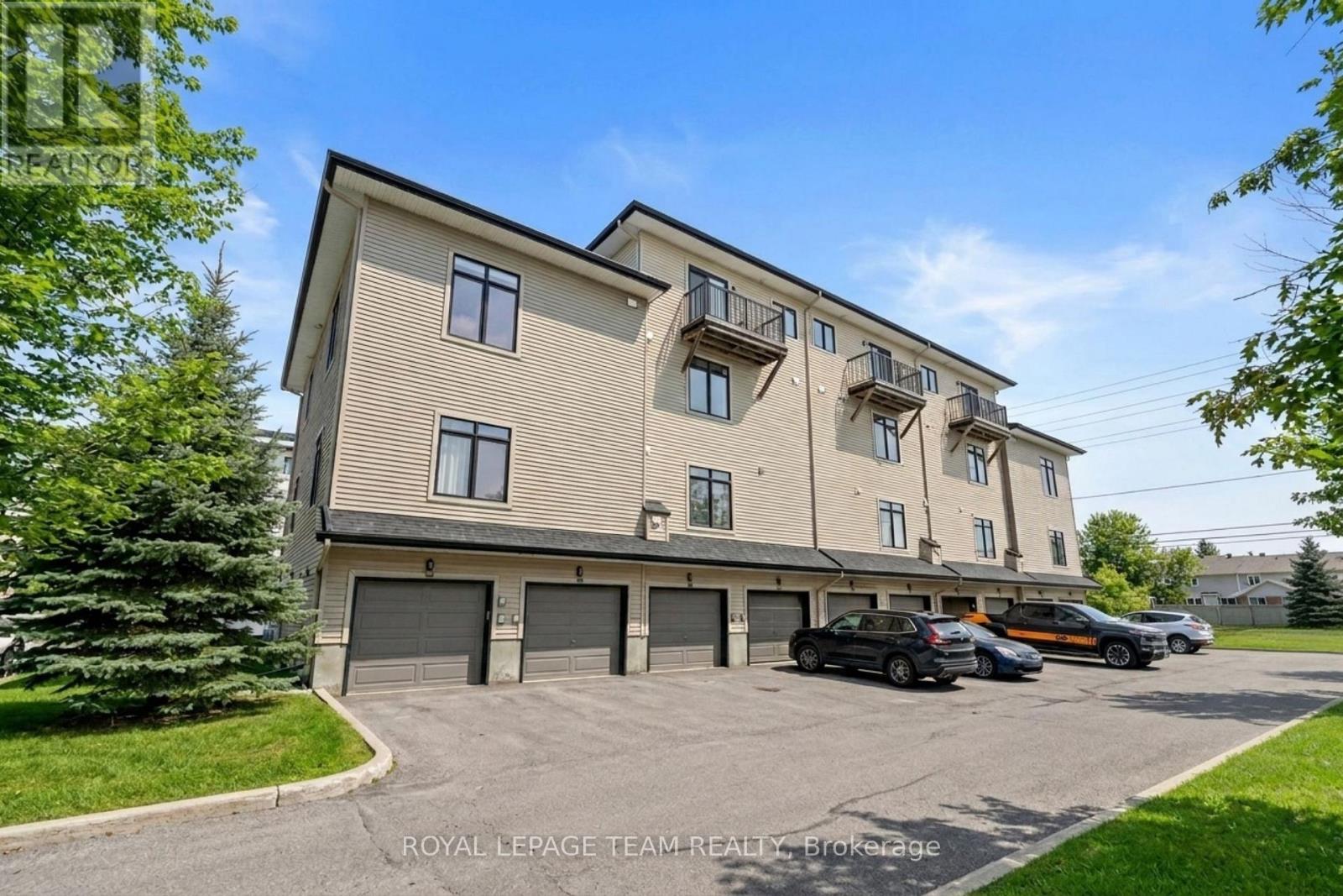 298 Pembina Private Property Photo 39