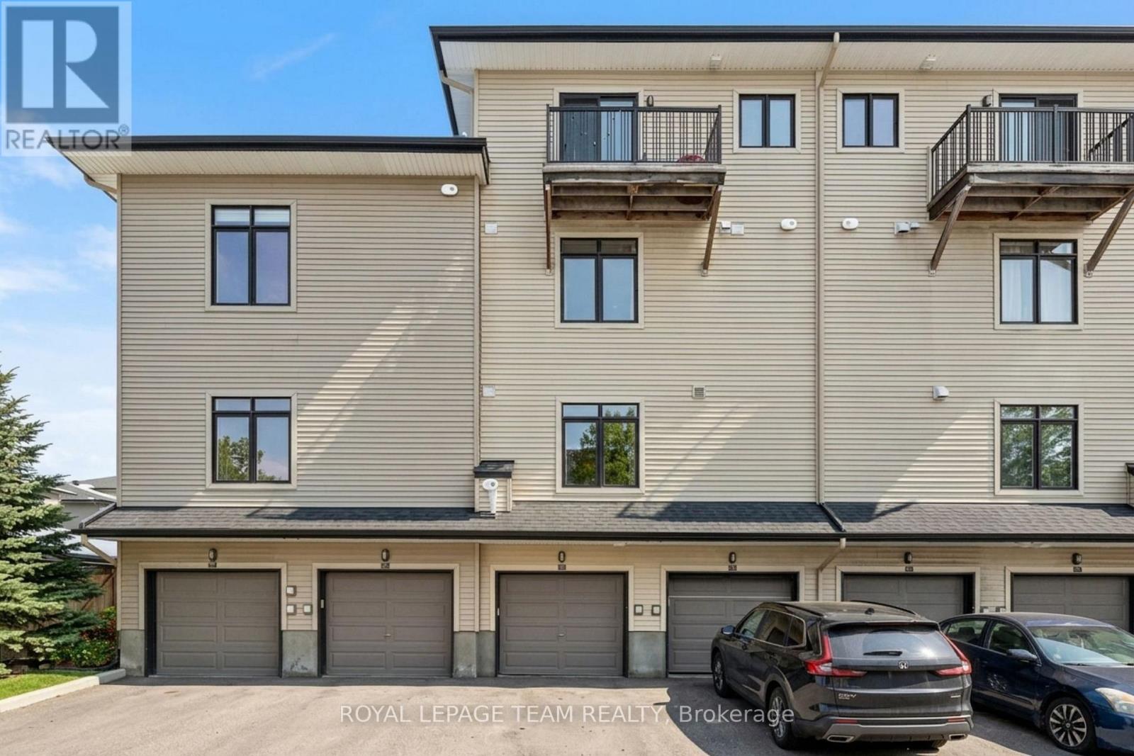 298 Pembina Private Property Photo 40