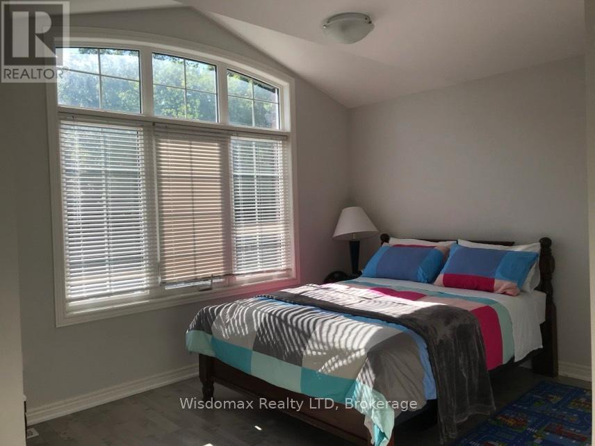 15 Winterberry Boulevard Property Photo 11