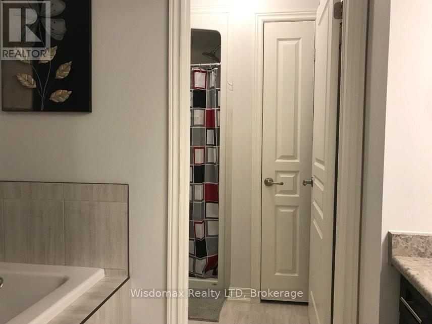 15 Winterberry Boulevard Property Photo 15