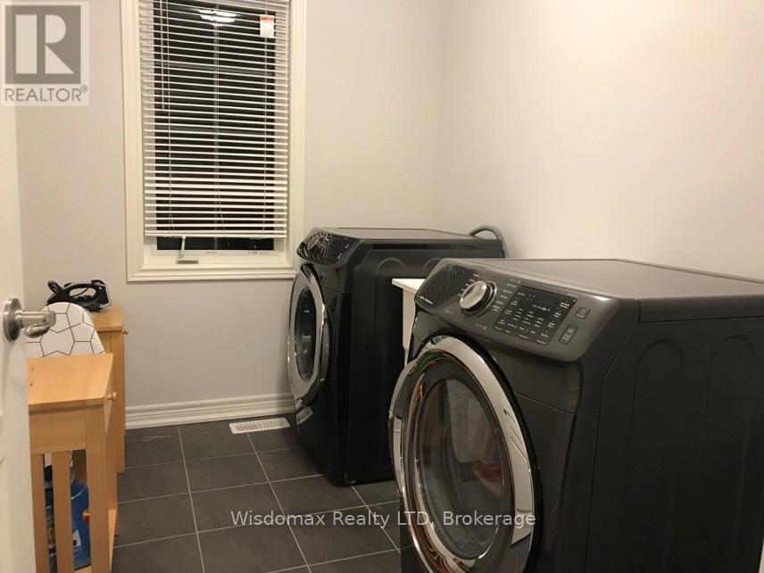 15 Winterberry Boulevard Property Photo 16