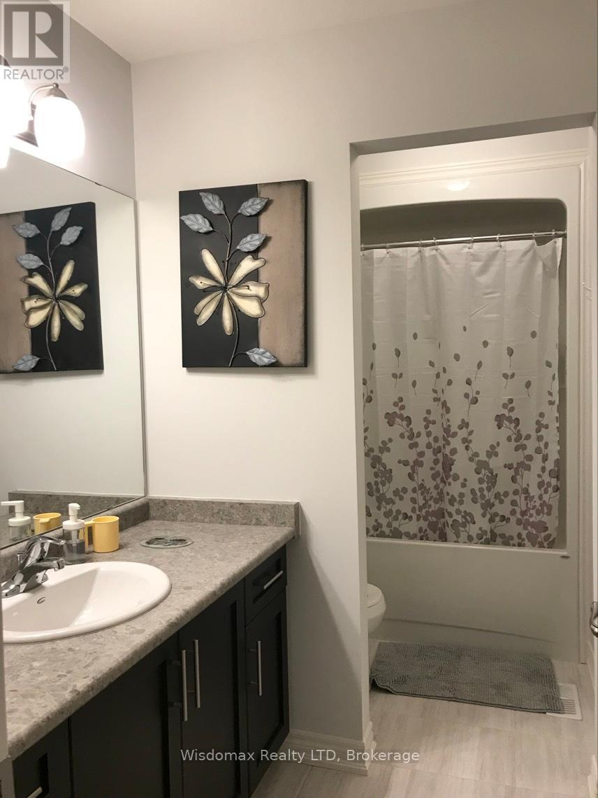 15 Winterberry Boulevard Property Photo 17