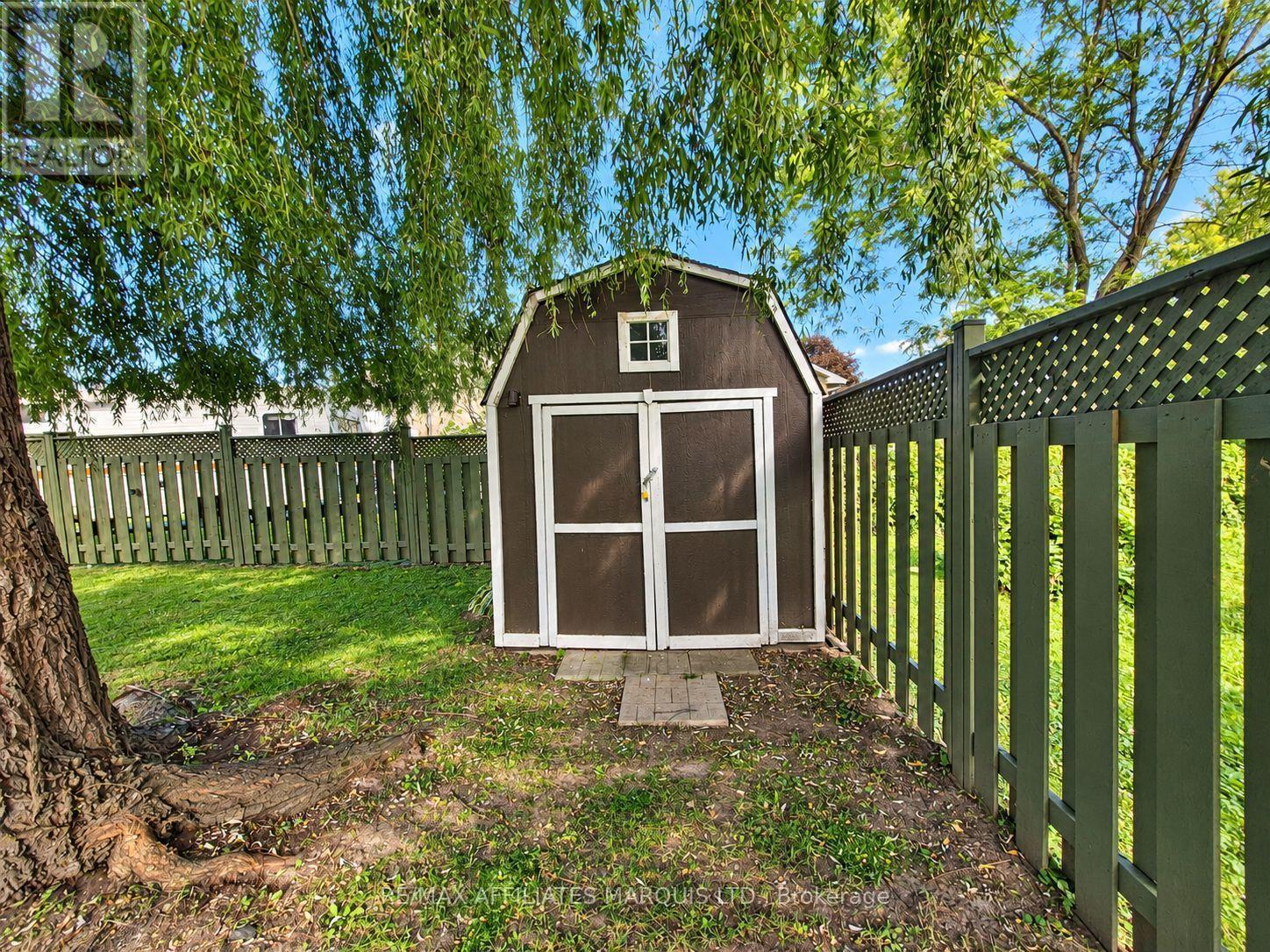194 Elsie Avenue Property Photo 36