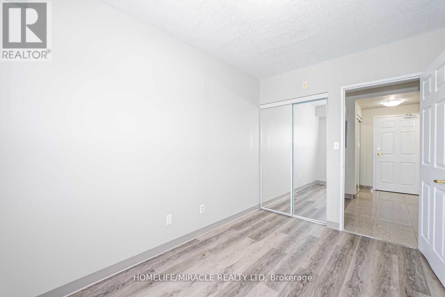 610 - 274 Erb Street W Property Photo 11