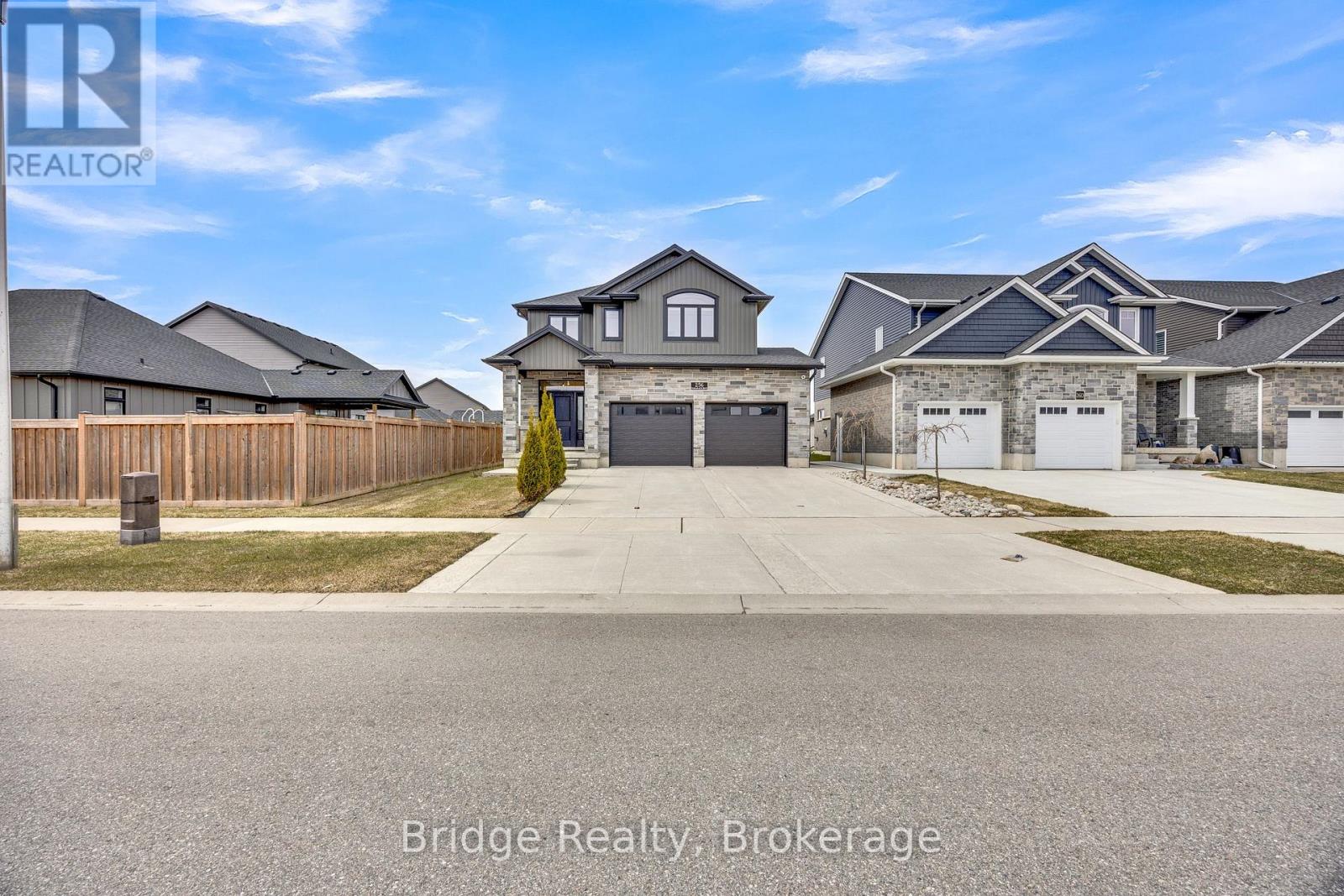 256 Tamarack Boulevard Property Photo 1
