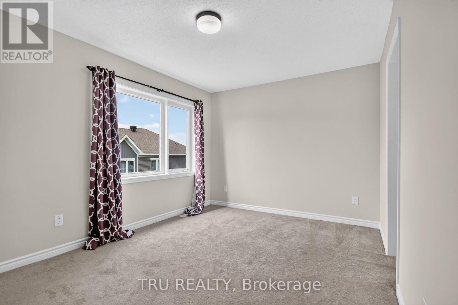 4126 Obsidian Street Property Photo 13