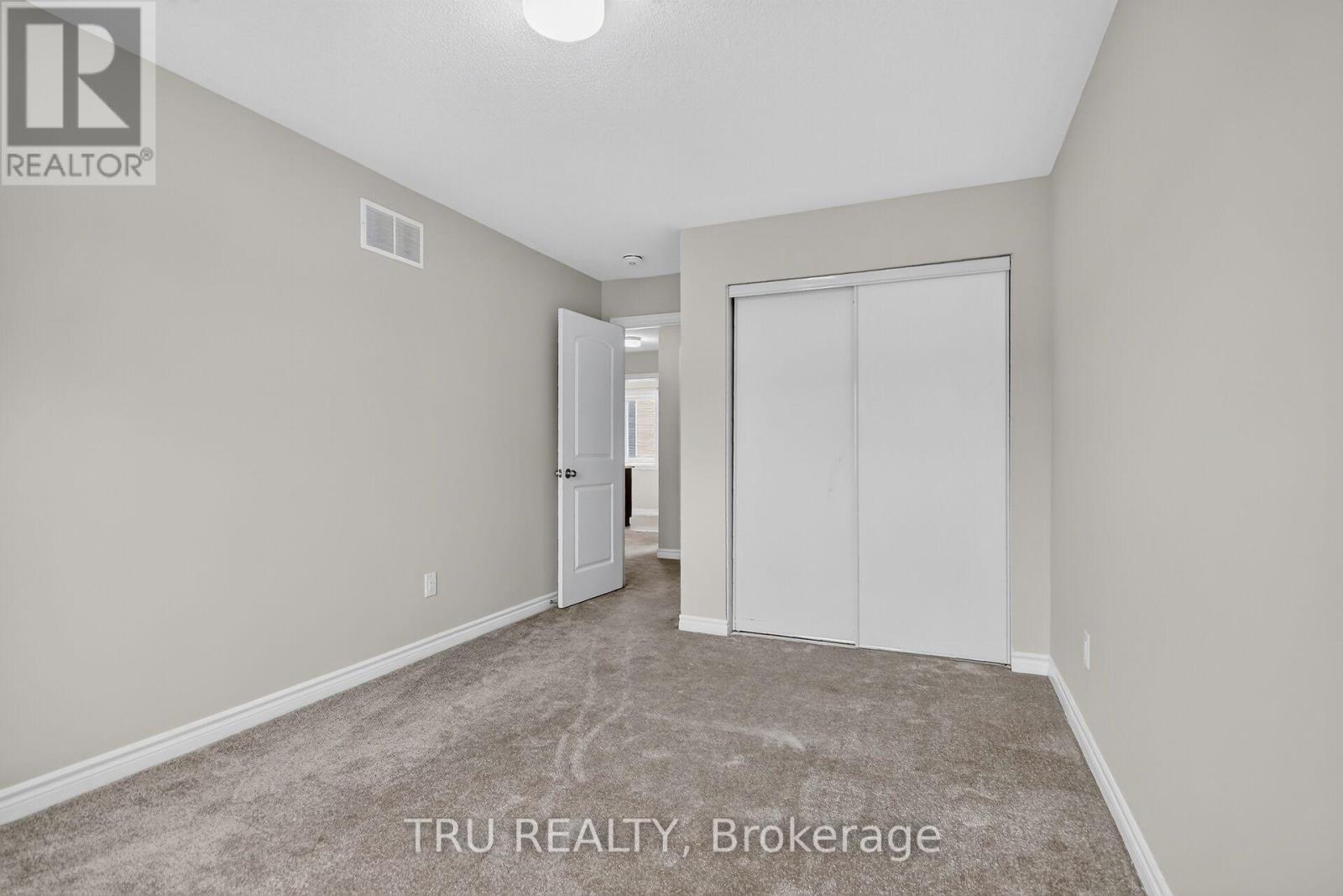 4126 Obsidian Street Property Photo 15
