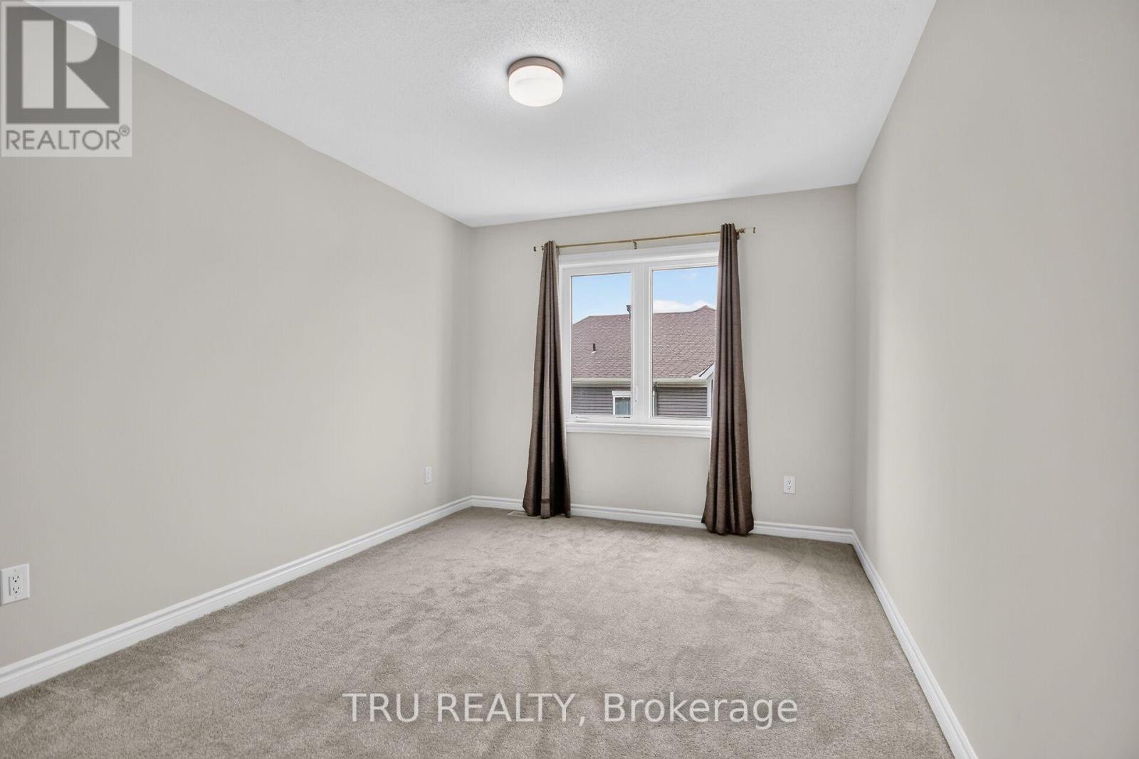 4126 Obsidian Street Property Photo 16