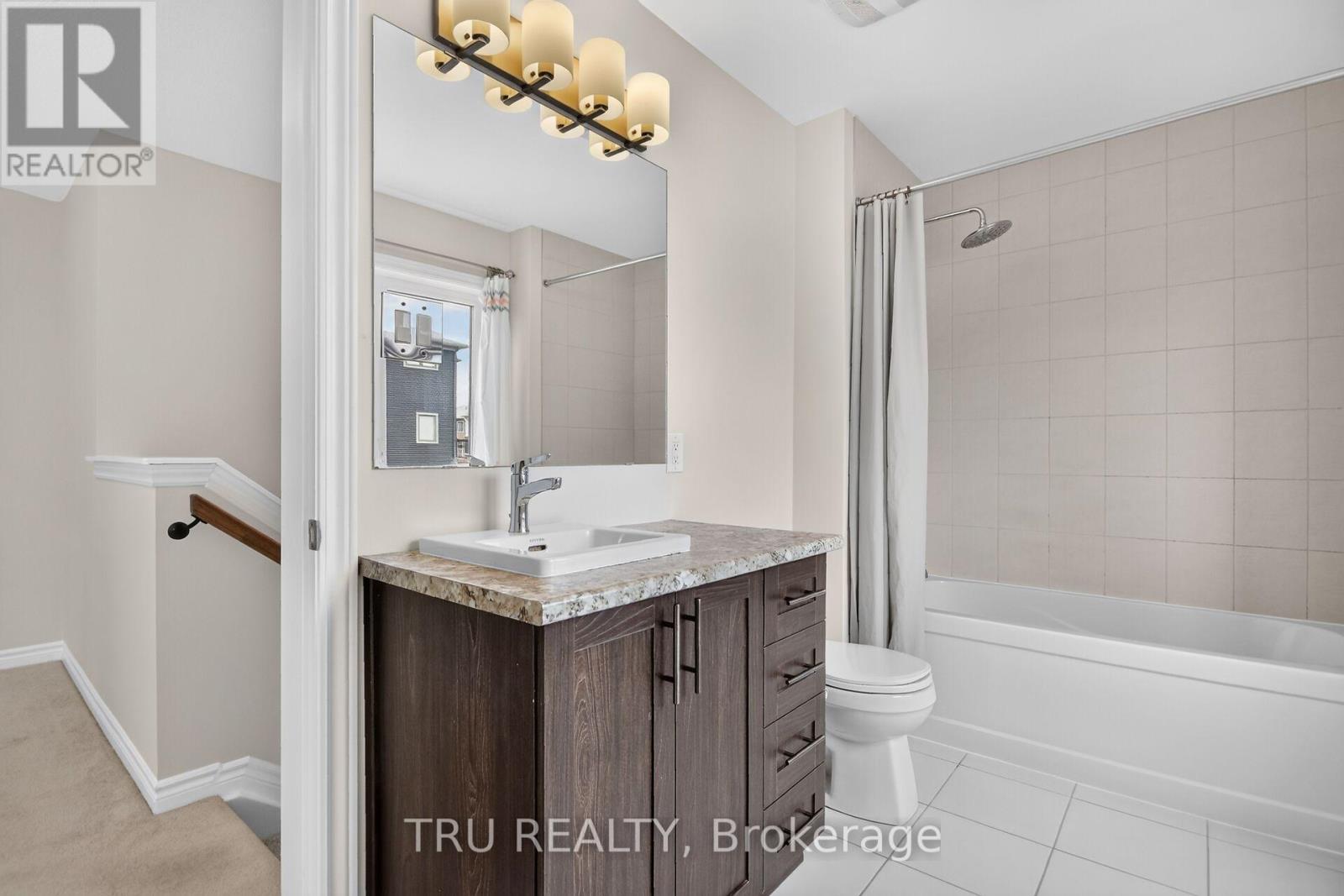 4126 Obsidian Street Property Photo 17