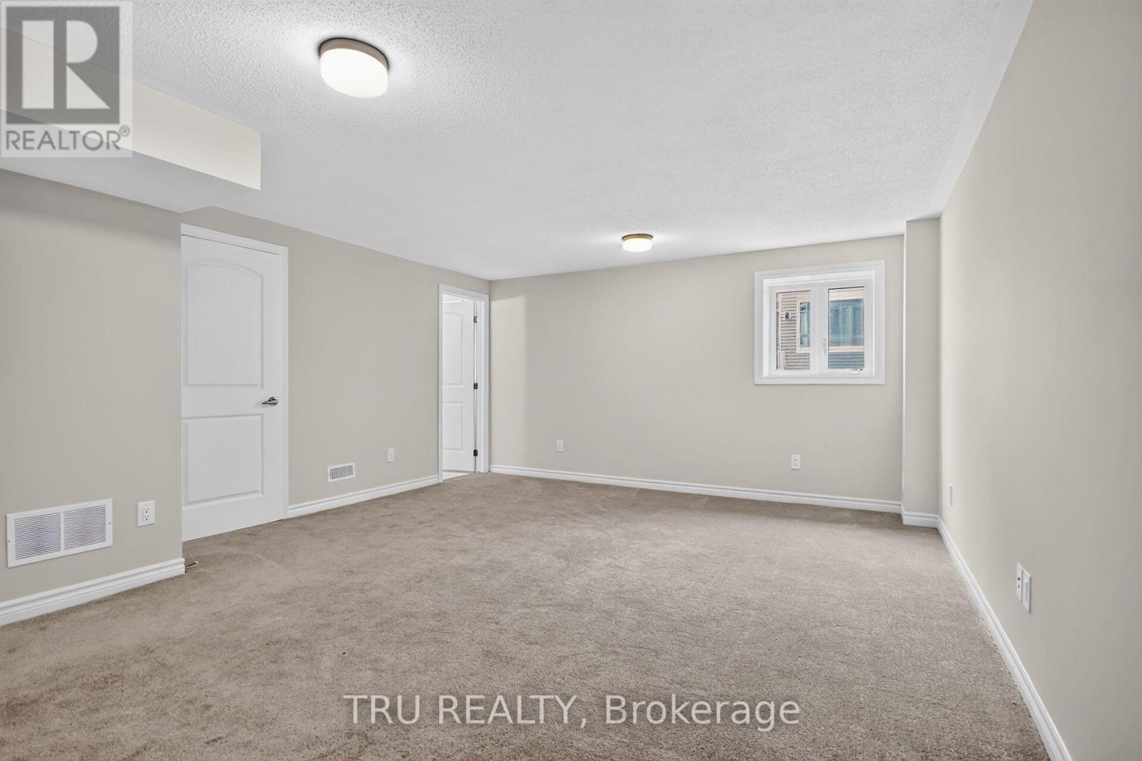 4126 Obsidian Street Property Photo 20
