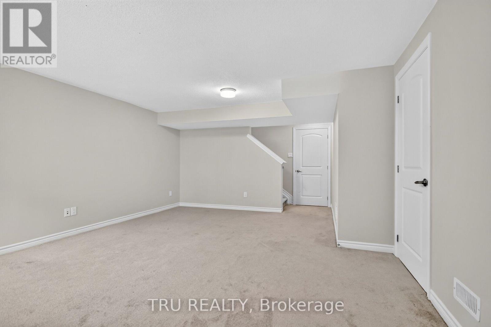 4126 Obsidian Street Property Photo 21