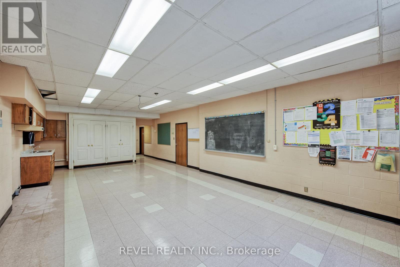 45 Randall Avenue Property Photo 47