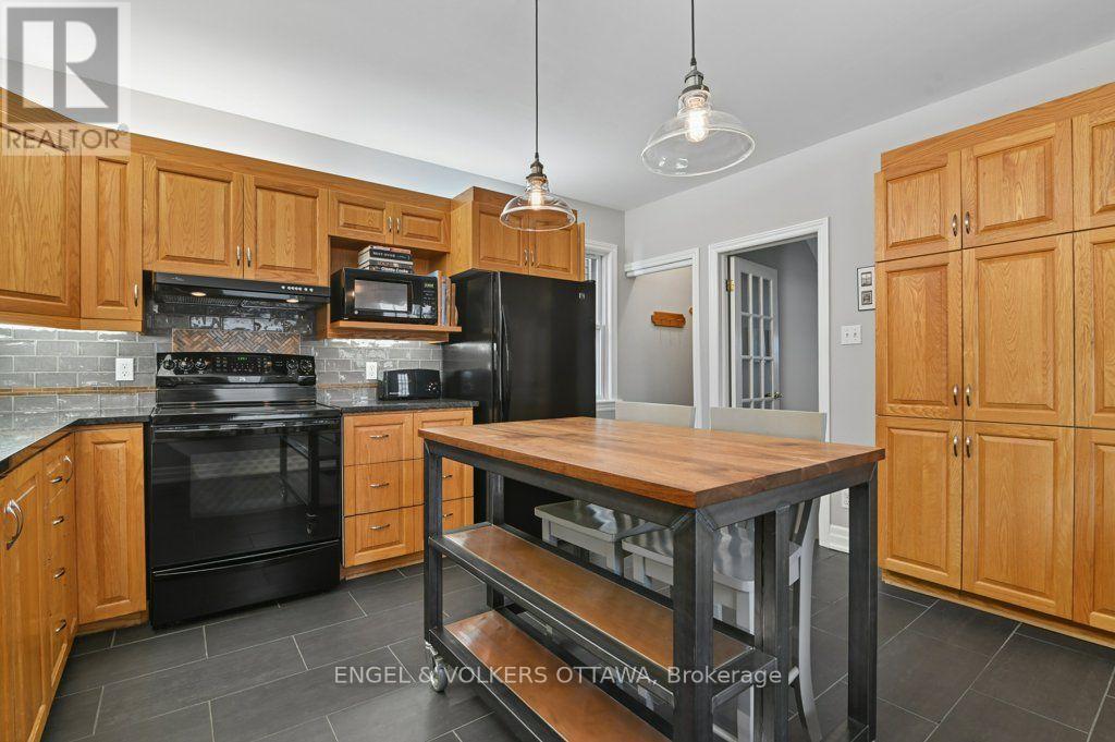 390 Winston Avenue Property Photo 17