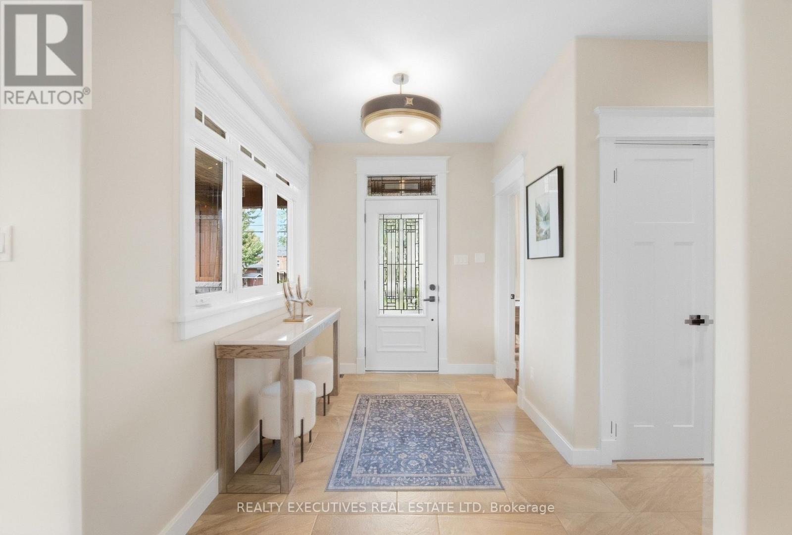 534 St Lawrence Street Property Photo 12