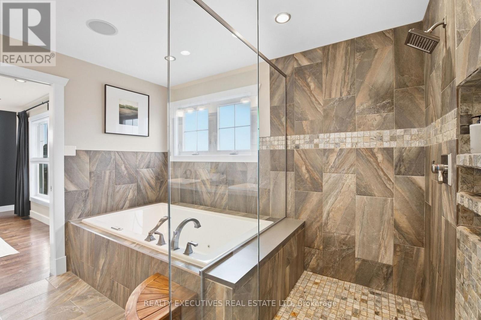 534 St Lawrence Street Property Photo 21