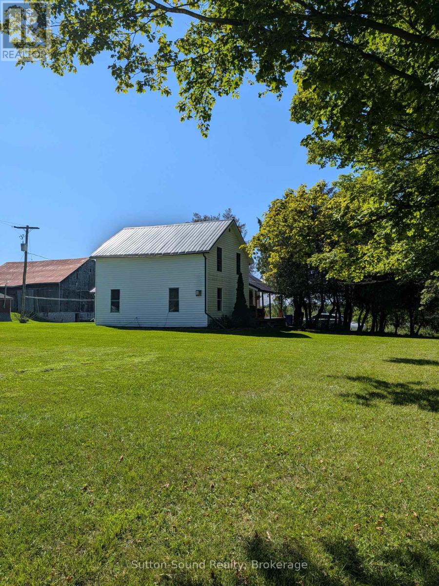 781492 3 Side Road Property Photo 2