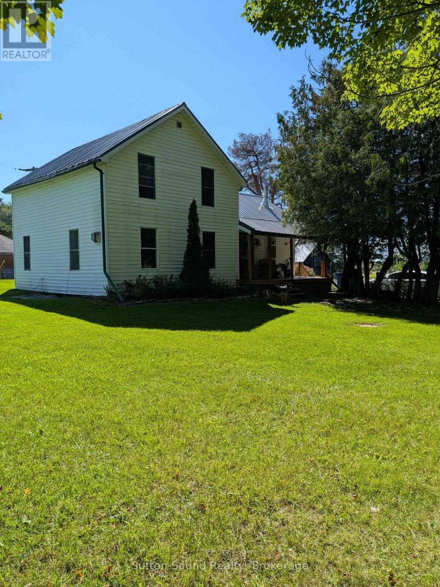 781492 3 Side Road Property Photo 4