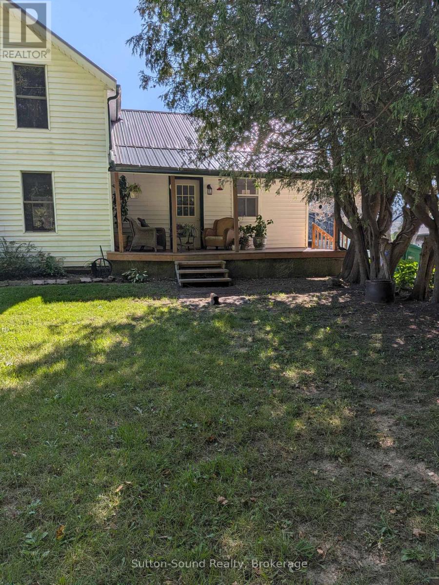 781492 3 Side Road Property Photo 5