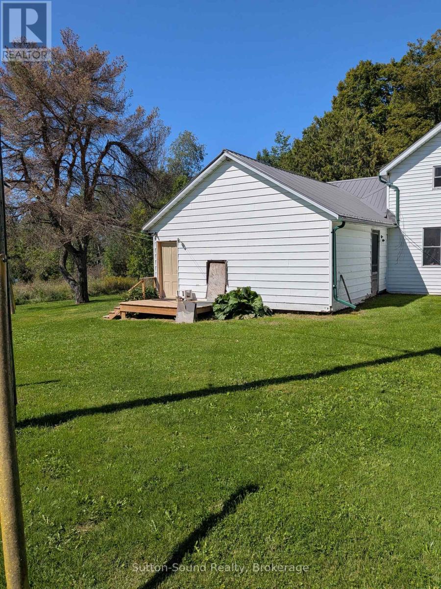 781492 3 Side Road Property Photo 7