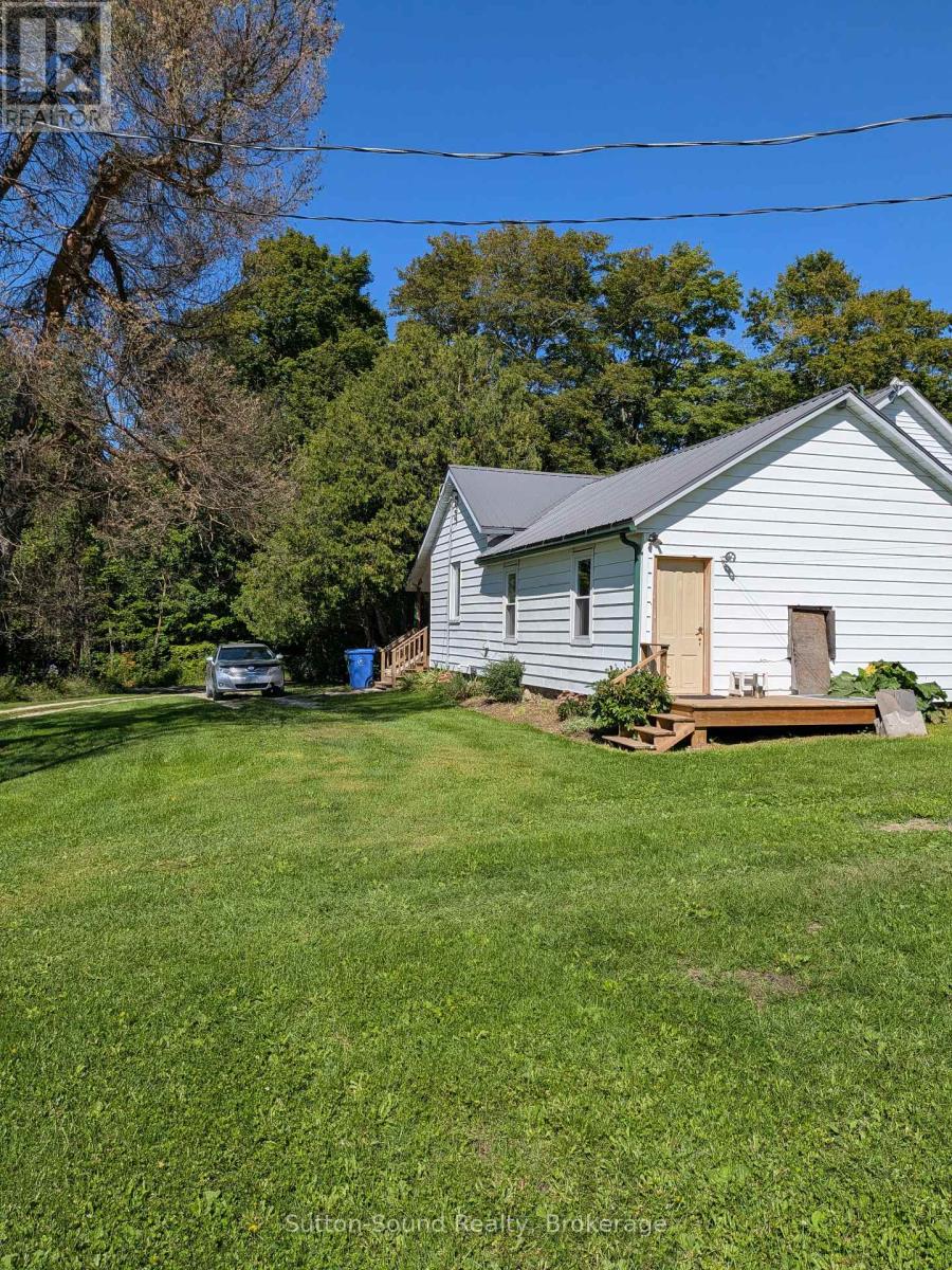781492 3 Side Road Property Photo 8