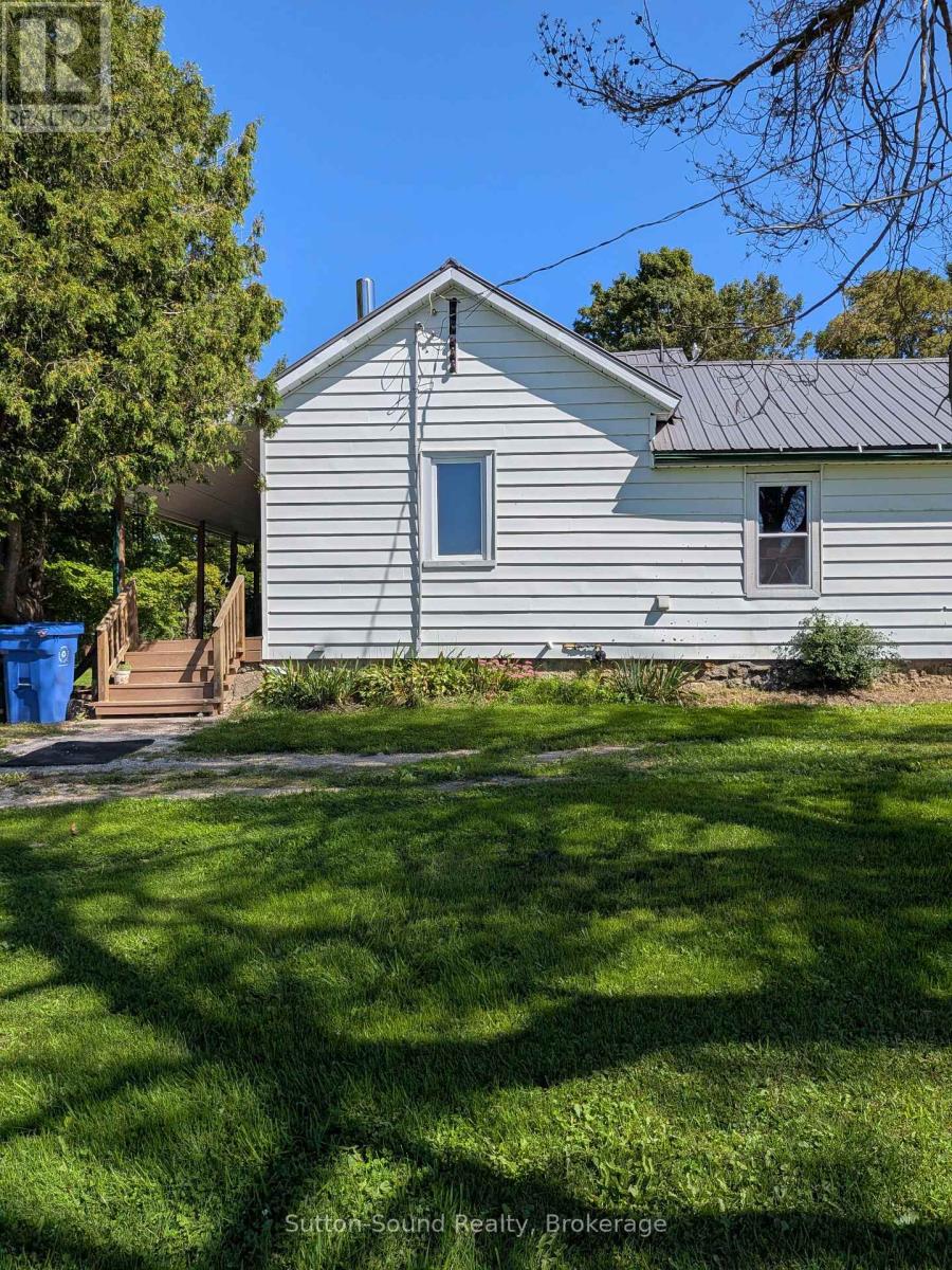 781492 3 Side Road Property Photo 9