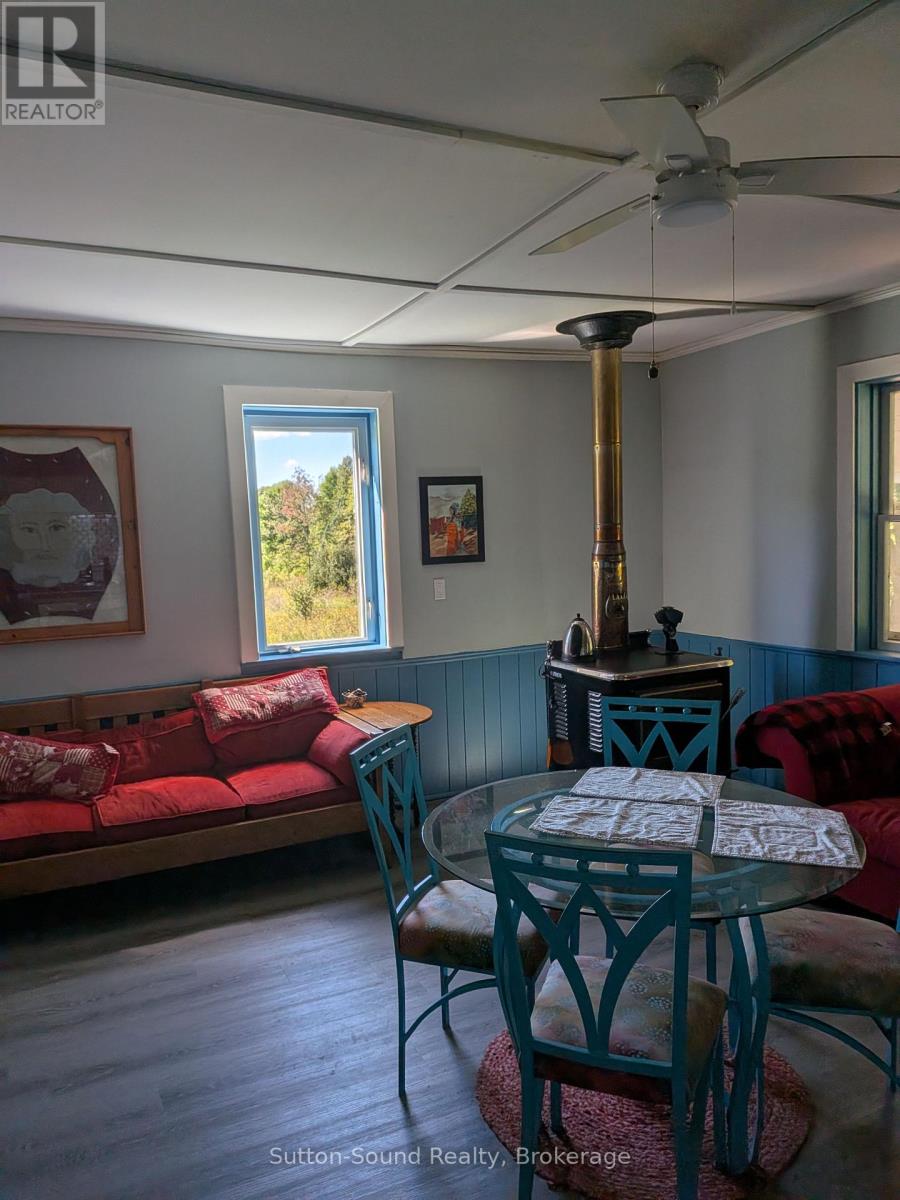 781492 3 Side Road Property Photo 12