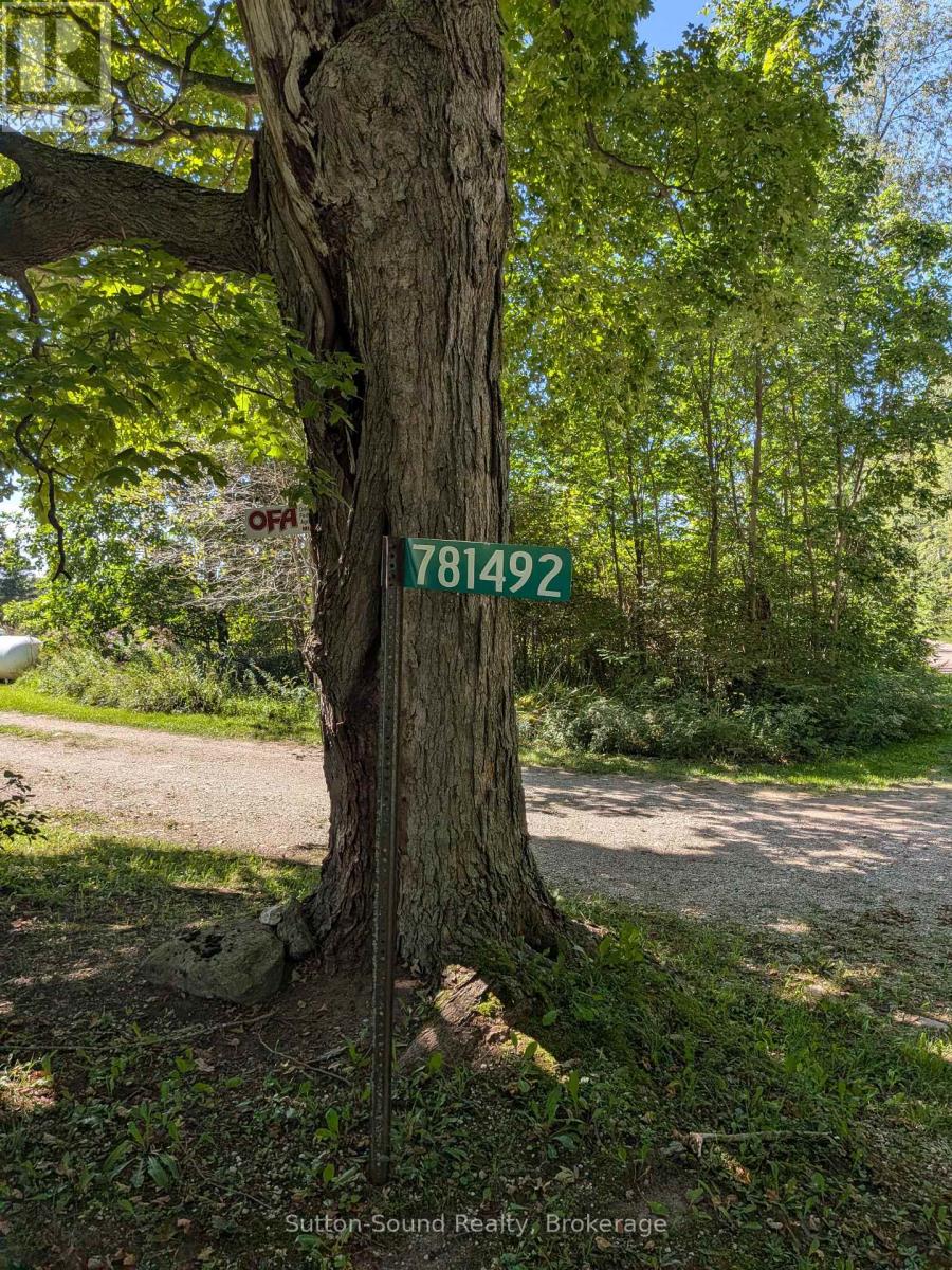 781492 3 Side Road Property Photo 28