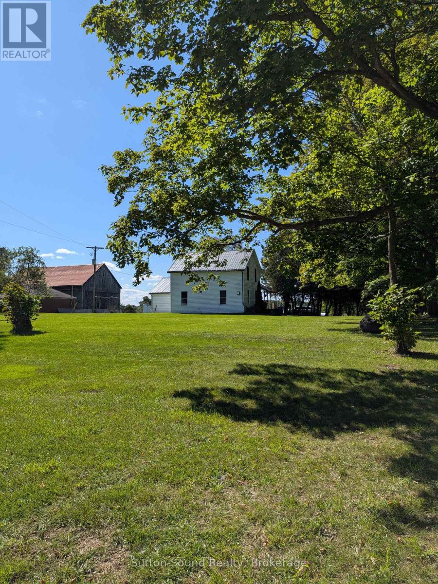 781492 3 Side Road Property Photo 29
