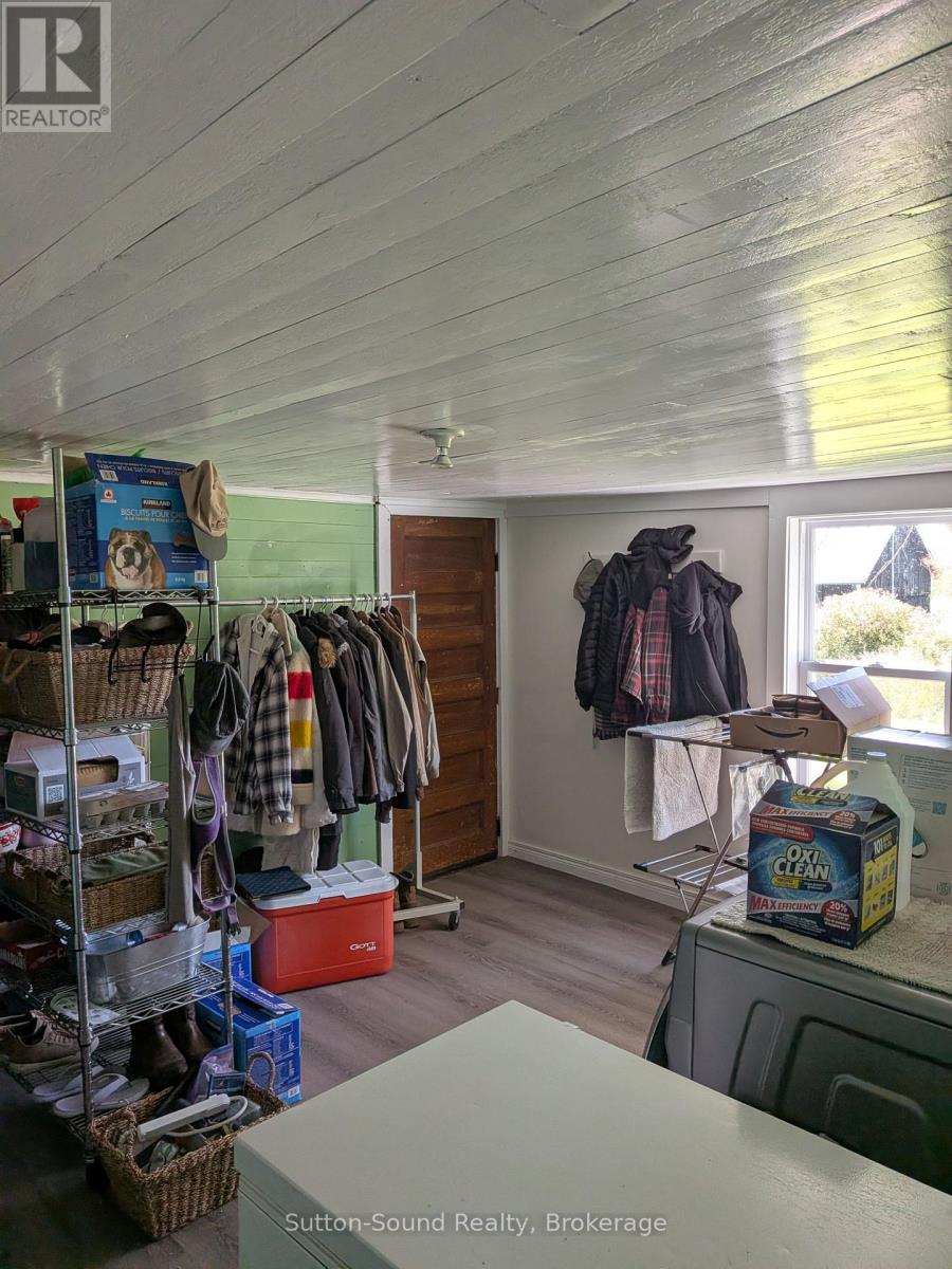 781492 3 Side Road Property Photo 30