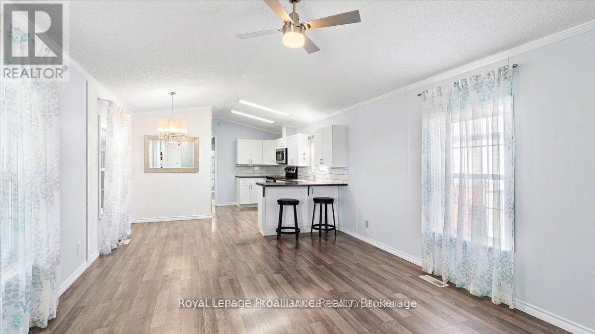 18 - 311 Dundas Street E Property Photo 2