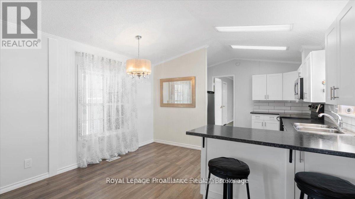 18 - 311 Dundas Street E Property Photo 6