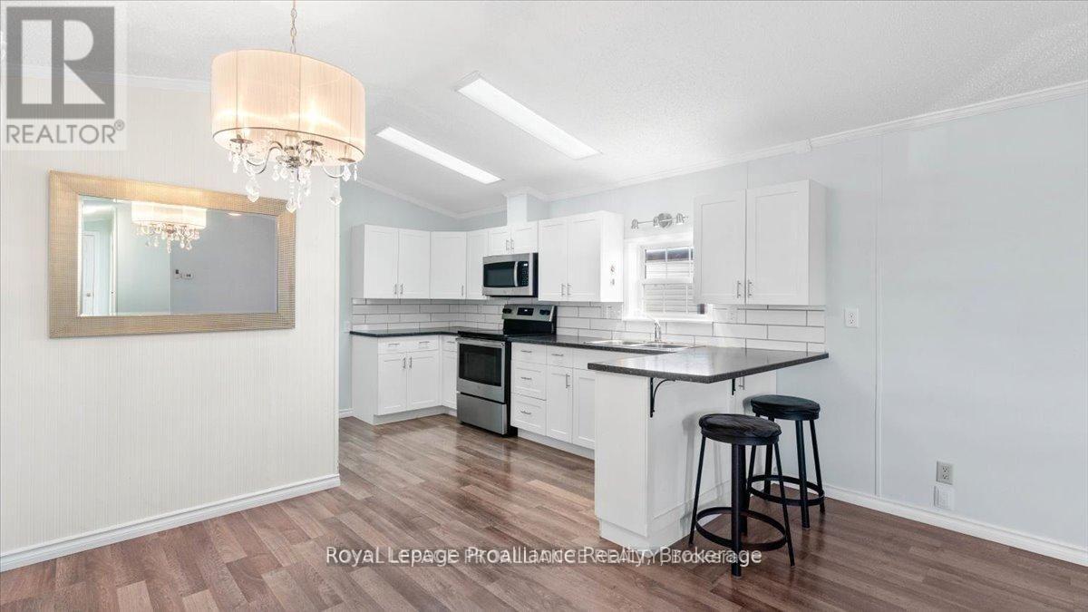 18 - 311 Dundas Street E Property Photo 8