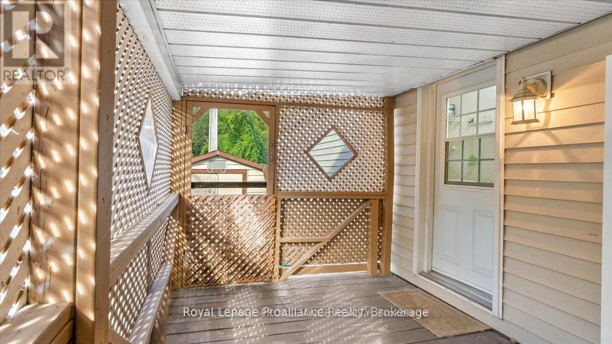 18 - 311 Dundas Street E Property Photo 28