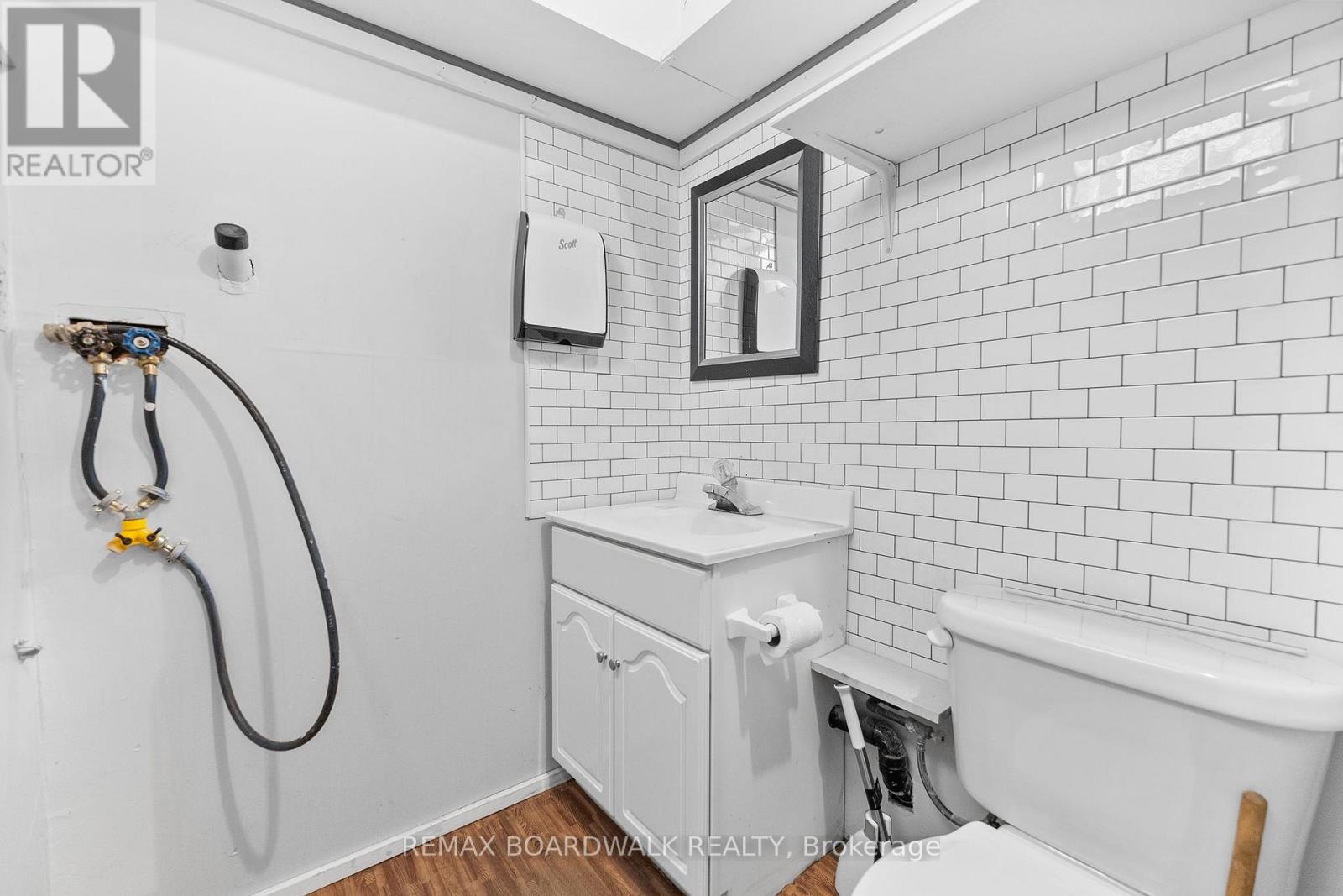 211 St.lawrence Street Property Photo 20