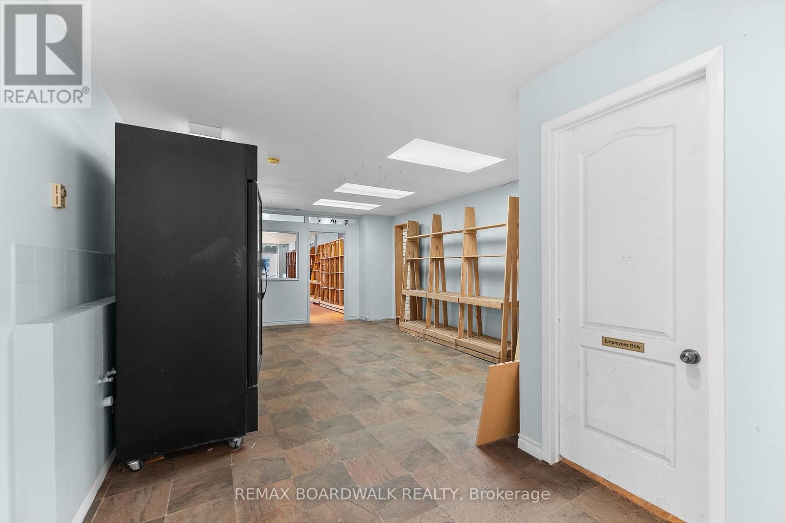 211 St.lawrence Street Property Photo 22