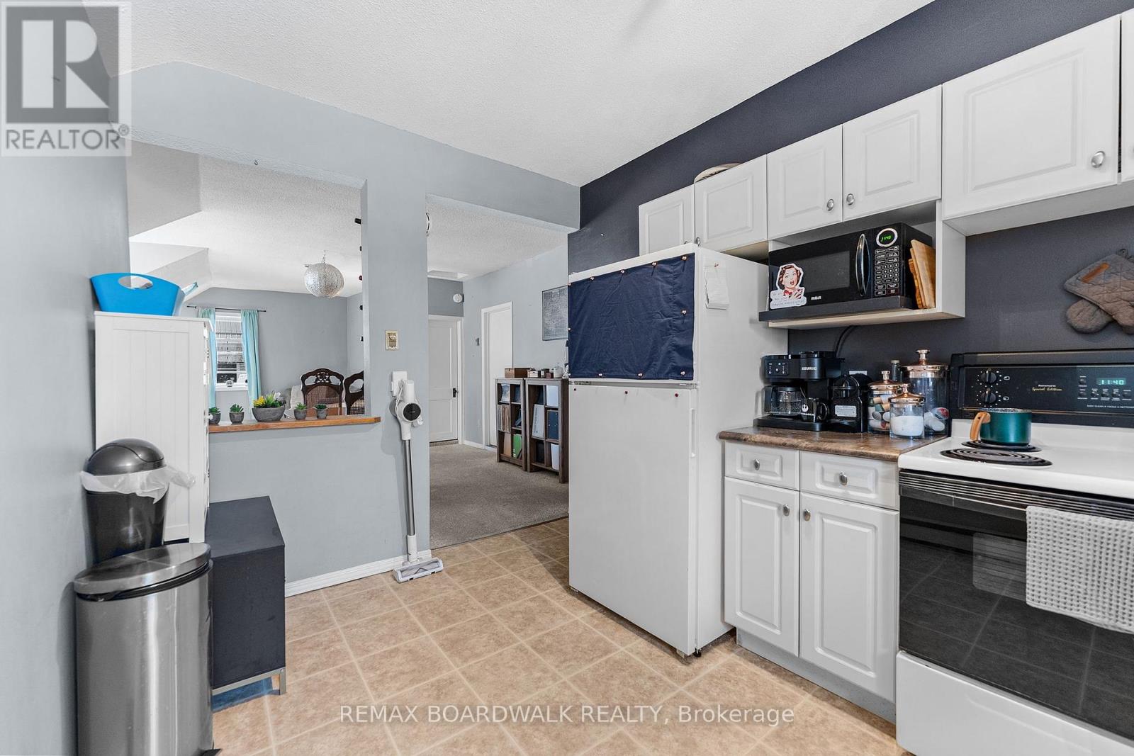 211 St.lawrence Street Property Photo 41