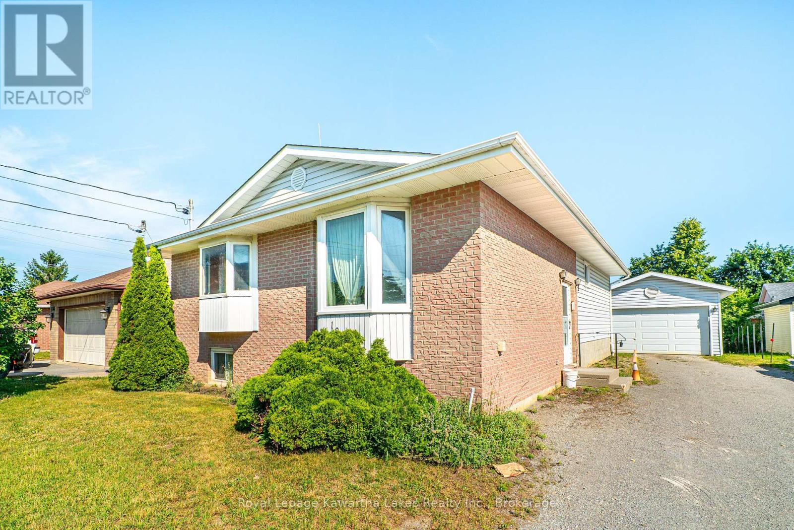 182 Colborne Street W Property Photo 3