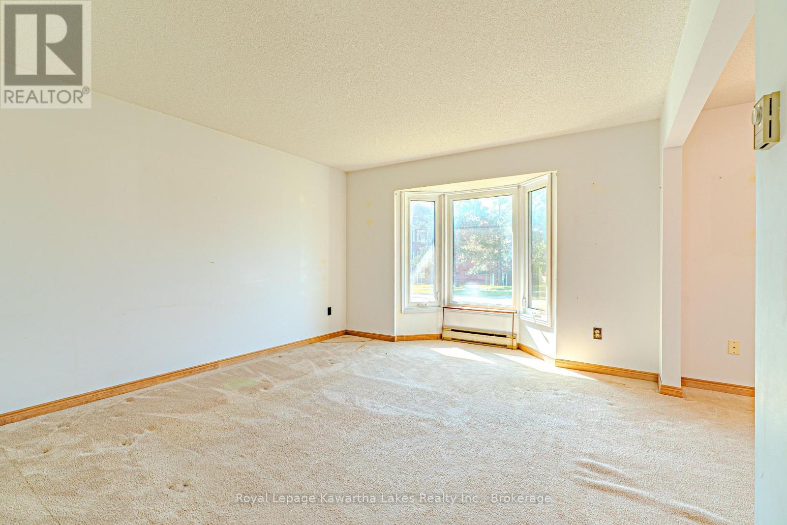 182 Colborne Street W Property Photo 8