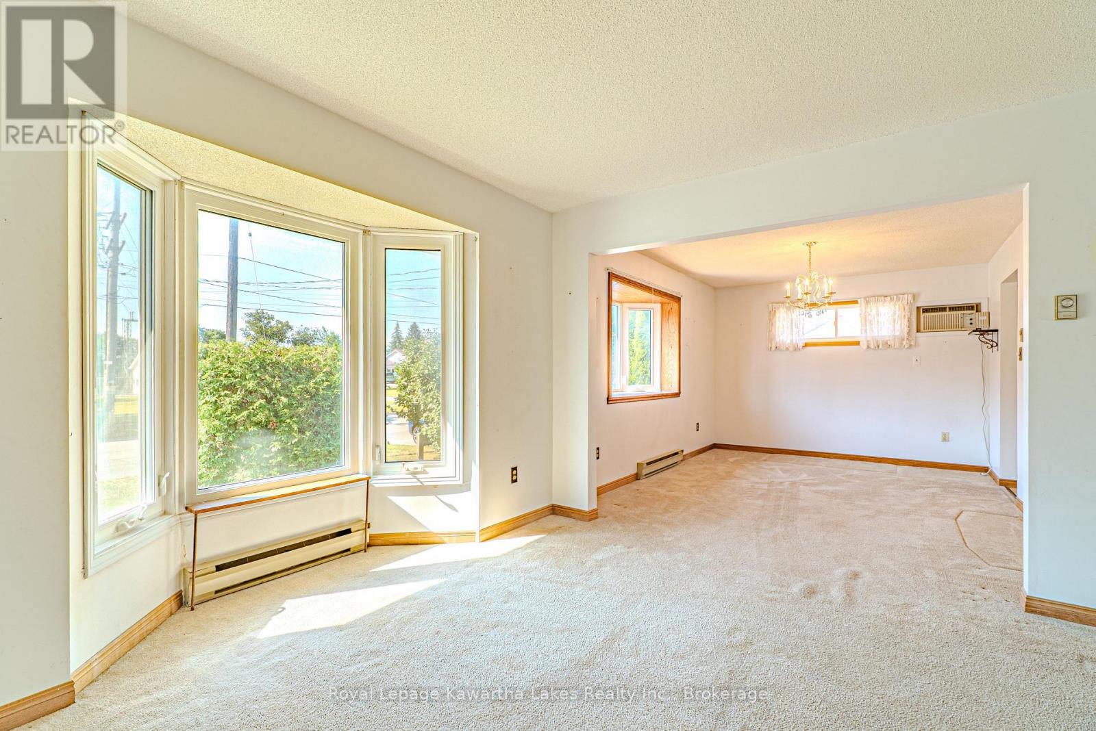 182 Colborne Street W Property Photo 9