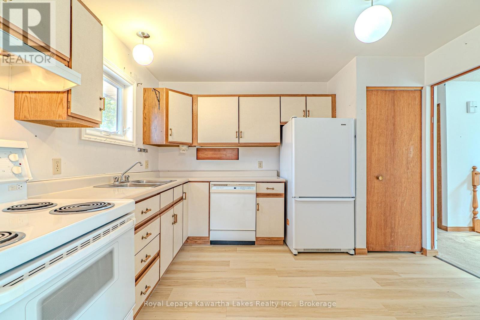 182 Colborne Street W Property Photo 12