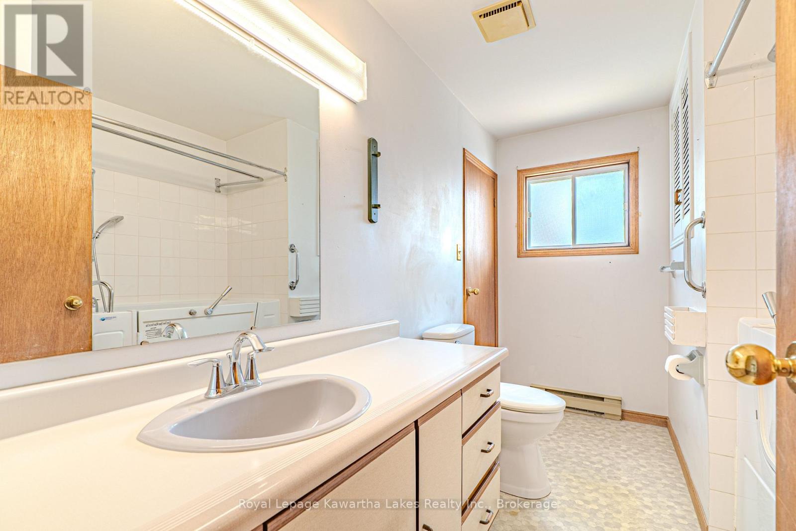 182 Colborne Street W Property Photo 19