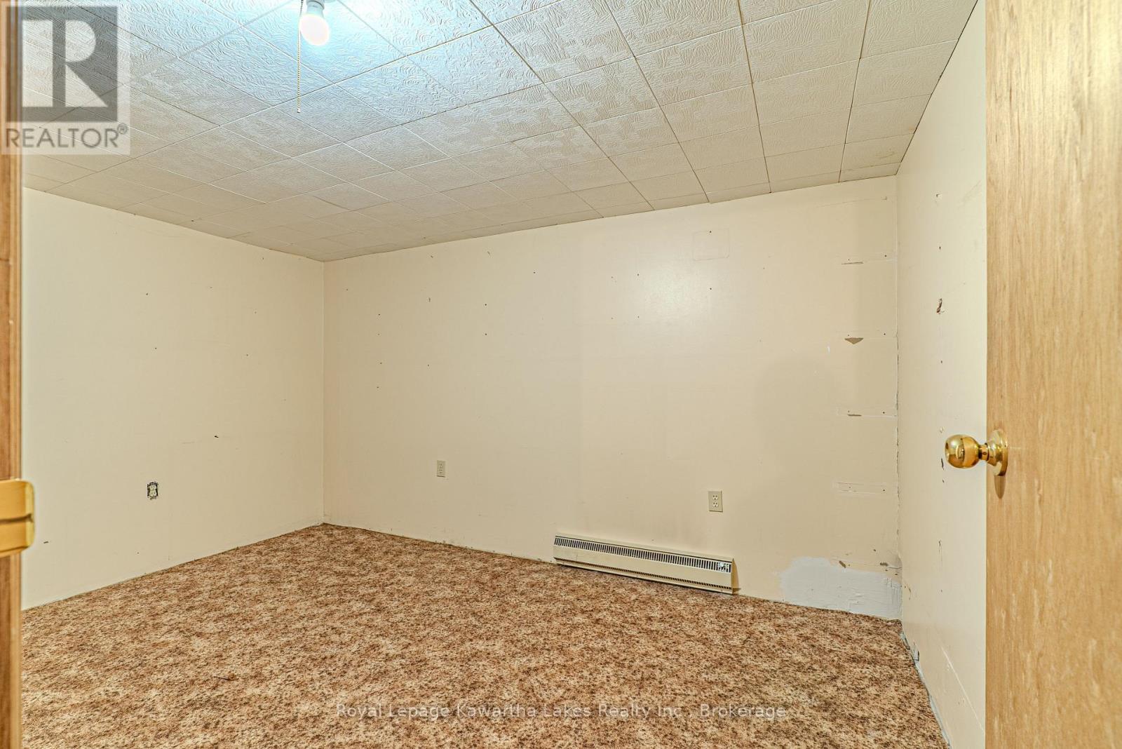 182 Colborne Street W Property Photo 24