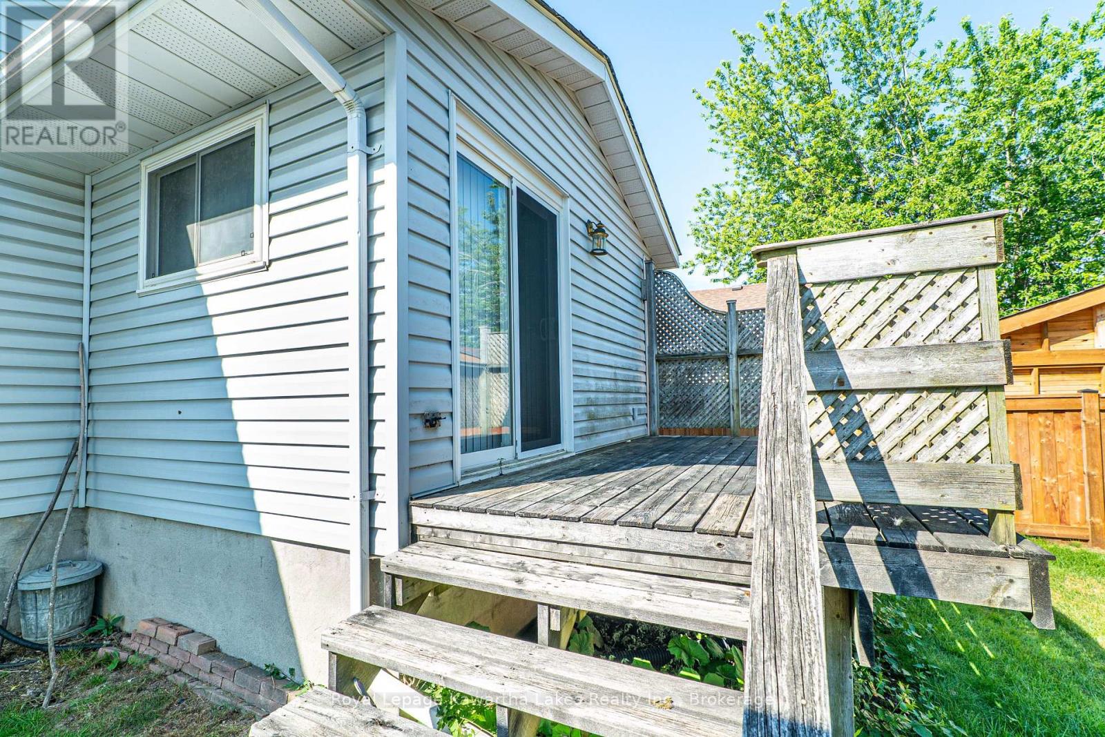 182 Colborne Street W Property Photo 31